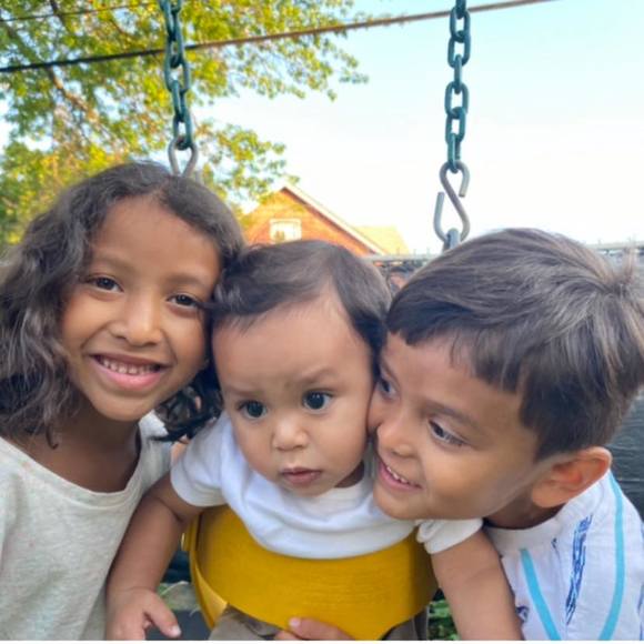 Meet your Posher, Monica - Picture 1 of 1